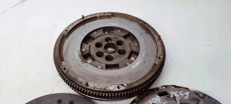 SPRZĘGŁO KOŁO DWUMAS AUDI VW 2.0 TDI 03L105266J *2