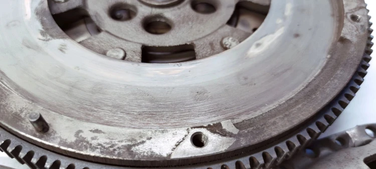 SPRZĘGŁO KOŁO DWUMAS AUDI VW 2.0 TDI 03L105266J *2