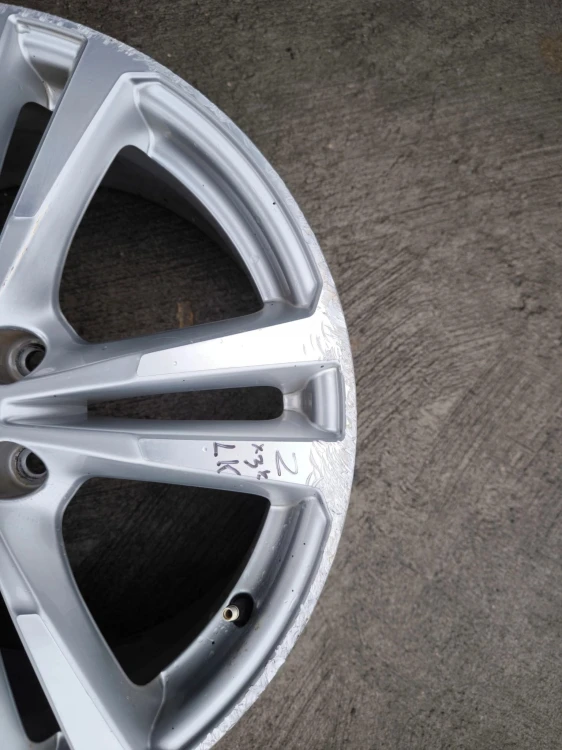 FELGA ALUMINIOWA AUDI A3 S3 8V VW SEAT 7.5J R18 ET51 8V0601025BL Z*3*