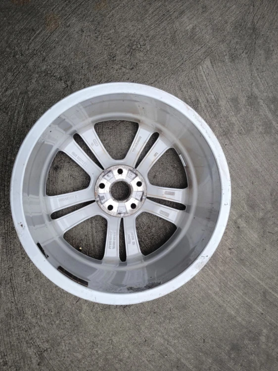 FELGA ALUMINIOWA AUDI A3 S3 8V VW SEAT 7.5J R18 ET51 8V0601025BL Z*3*