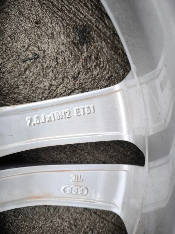 FELGA ALUMINIOWA AUDI A3 S3 8V VW SEAT 7.5J R18 ET51 8V0601025BL Z*3*
