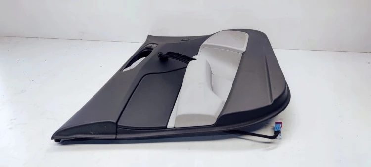 BOCZEK DRZWI LEWY PRZÓD AUDI A1 8X4867105 *59*