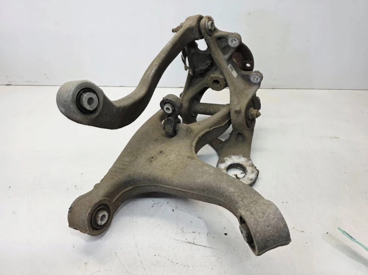 ZWROTNICA PIASTA WAHACZ FWD LEWY TYŁ AUDI A4 B8 A5 8T A6 C7 A7 8K0505431AQ