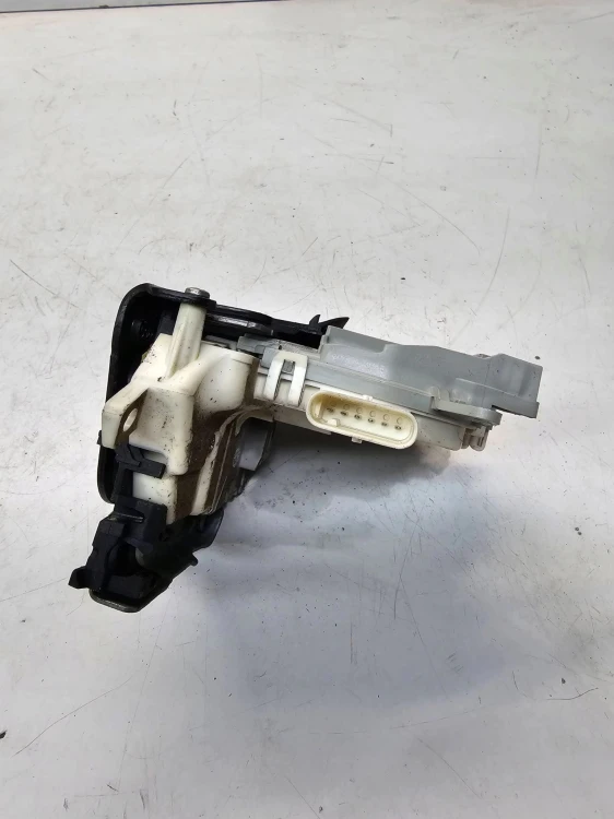 ZAMEK DRZWI LEWY TYŁ AUDI A4 B8 A5 Q5 8K0839015F 6 PIN