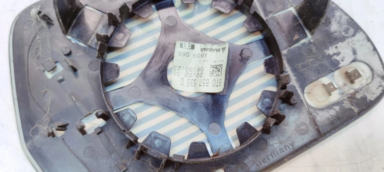 WKŁAD LUSTERKA LEWY AUDI A3 A4 A5 A6 8T0857535D