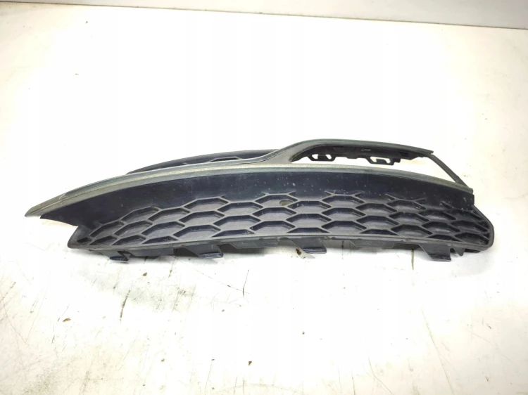 KRATKA ATRAPA ZDERZAKA LEWA AUDI A3 8V S LINE 8V3807681G 1/25