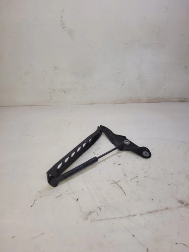 ZAWIAS MASKI PRAWY AUDI A8 D4 4H0823302D LY8X