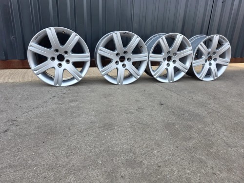 FELGI FELGA KOMPLET VW SKODA AUDI A4 A6 7.0J R16 ET42 4F0071496 22/26