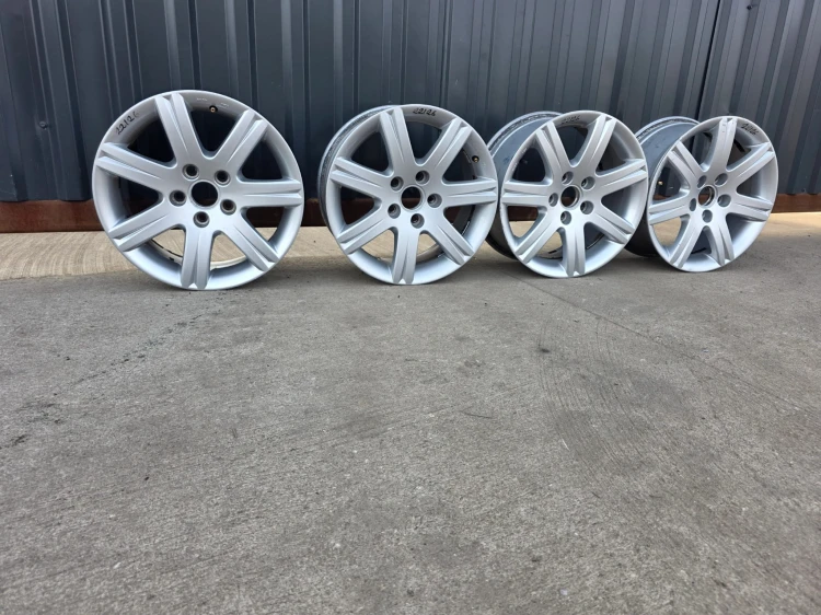 FELGI FELGA KOMPLET VW SKODA AUDI A4 A6 7.0J R16 ET42 4F0071496 22/26