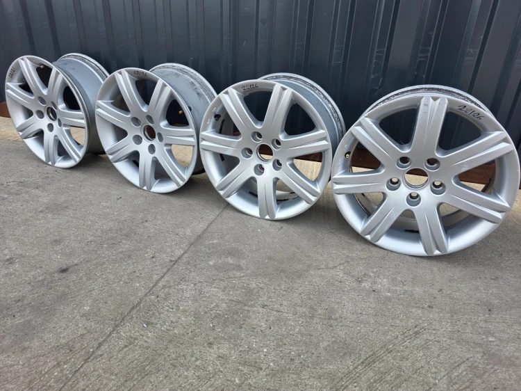 FELGI FELGA KOMPLET VW SKODA AUDI A4 A6 7.0J R16 ET42 4F0071496 22/26