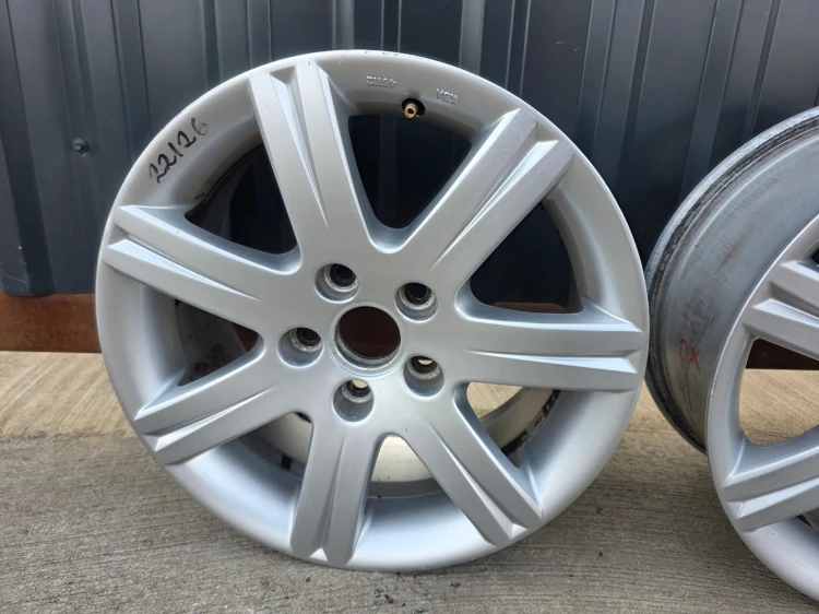 FELGI FELGA KOMPLET VW SKODA AUDI A4 A6 7.0J R16 ET42 4F0071496 22/26