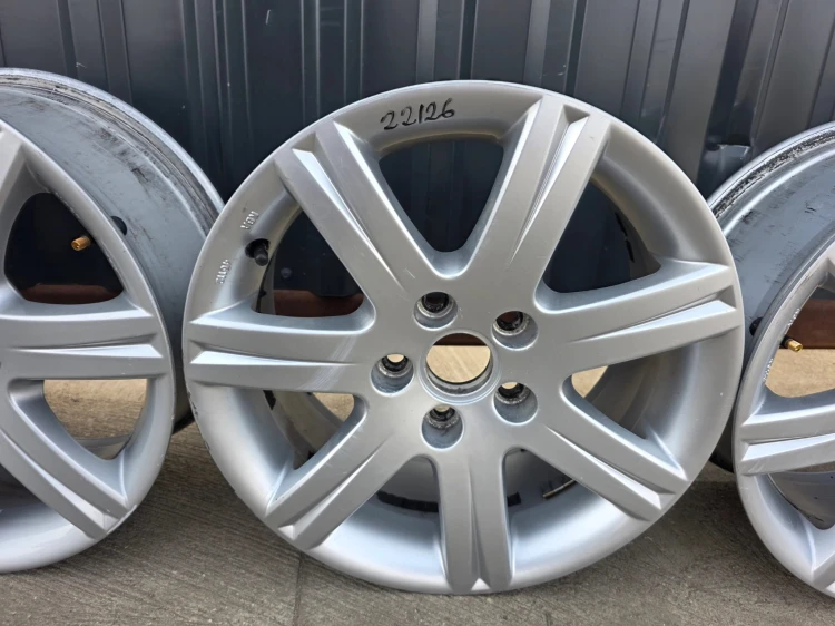 FELGI FELGA KOMPLET VW SKODA AUDI A4 A6 7.0J R16 ET42 4F0071496 22/26