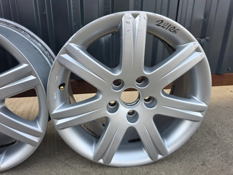 FELGI FELGA KOMPLET VW SKODA AUDI A4 A6 7.0J R16 ET42 4F0071496 22/26