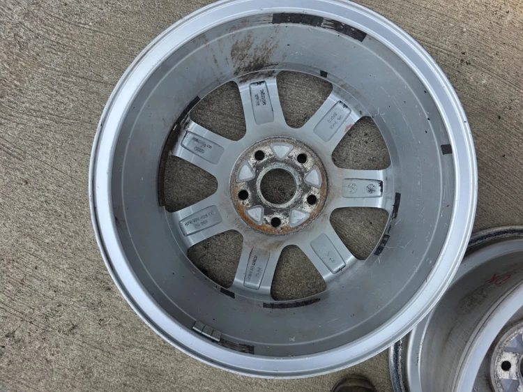FELGI FELGA KOMPLET VW SKODA AUDI A4 A6 7.0J R16 ET42 4F0071496 22/26