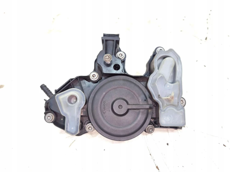 ODMA SEPARATOR OLEJU AUDI VOLKSWAGEN SEAT SKODA 1.8 TFSI 06K103495 V10-3863