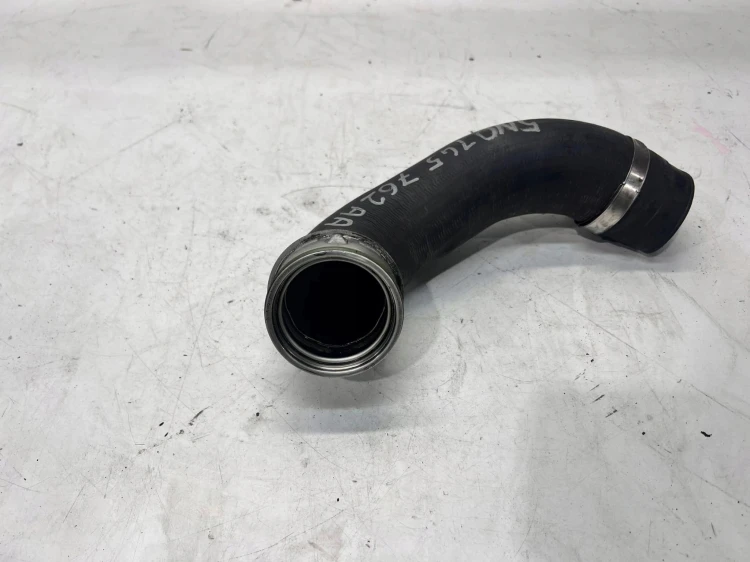 RURA WĄŻ INTERCOOLERA AUDI VOLKSWAGEN SEAT SKODA 2.0 TDI 5N0145762AA