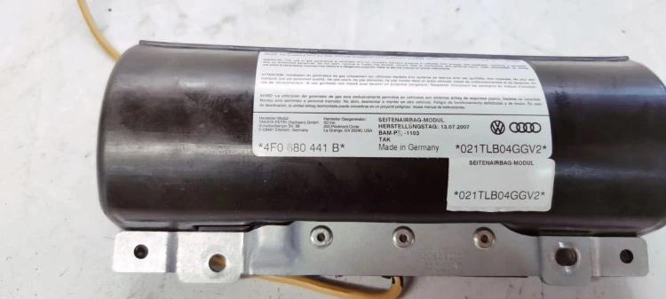 PODUSZKA KANAPY TYŁ LEWA AUDI A6 C6 4F0880441B