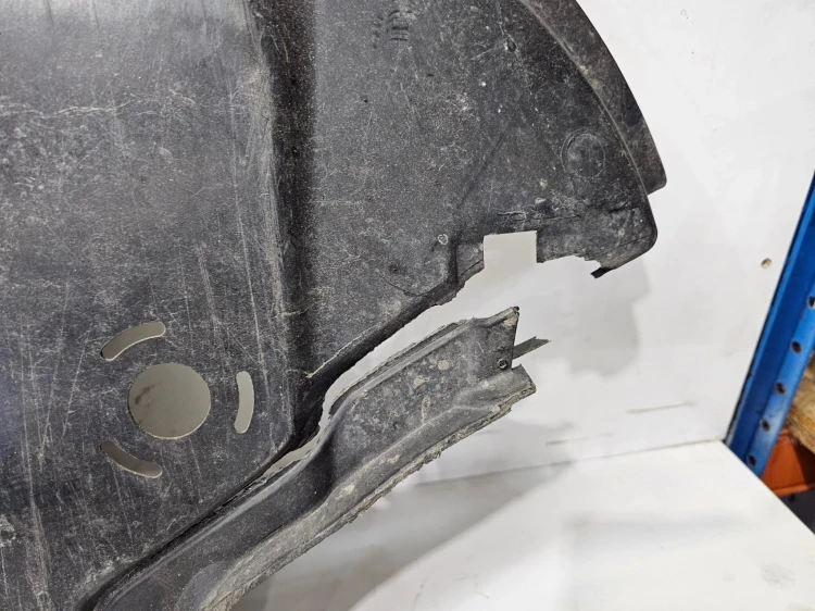 OSŁONA POD SILNIK PŁYTA AUDI A4 B6 B7 8E0863821BA