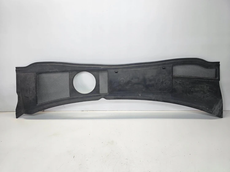 PODSZYBIE PLASTIKOWE AUDI A6 C5 4B1819417B