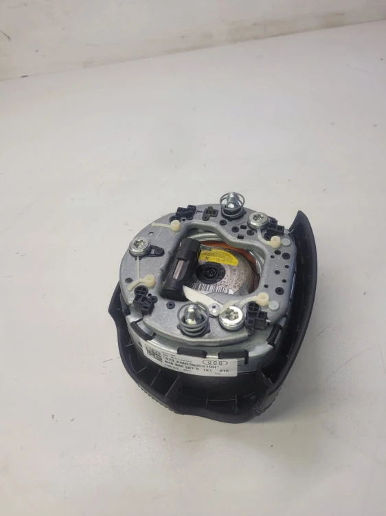 PODUSZKA POWIETRZNA KIEROWCY AUDI A8 D4 4H0880201S