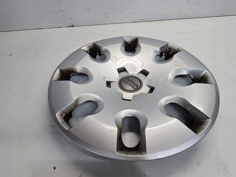 KOŁPAK ORYGINALNY AUDI A1 8X 8X0601147 R15