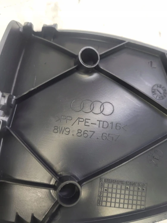 ZAŚLEPKA KLAPY BAGAŻNIKA AUDI A4 B9 8W9867657
