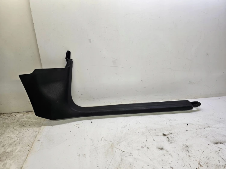 OSŁONA PROGU PRAWA AUDI A6 C6 LIFT 4F1867272B