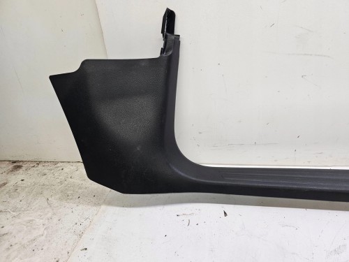 OSŁONA PROGU PRAWA AUDI A6 C6 LIFT 4F1867272B