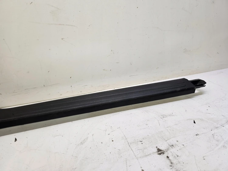 OSŁONA PROGU PRAWA AUDI A6 C6 LIFT 4F1867272B