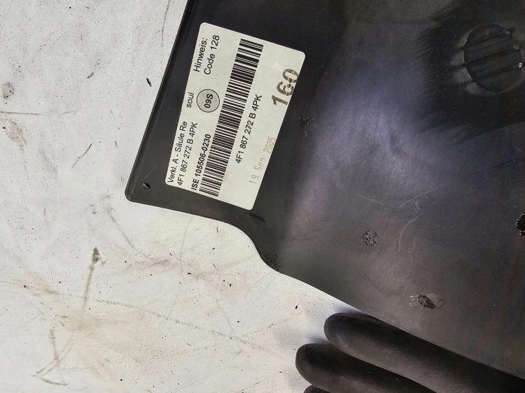 OSŁONA PROGU PRAWA AUDI A6 C6 LIFT 4F1867272B