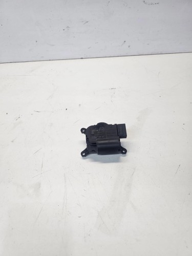 SILNICZEK NAGRZEWNICY AUDI Q7 4L VW 7L0907511AF