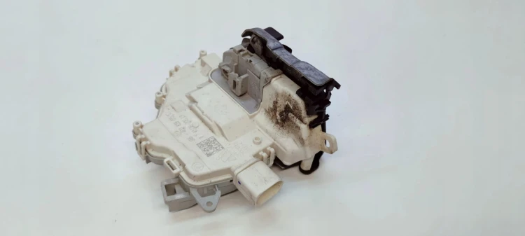 ZAMEK DRZWI LEWY TYŁ AUDI A6 C7 Q3 4G0839015C