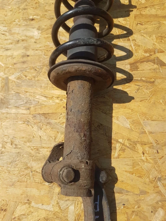 AMORTYZATOR PRAWY PRZÓD AUDI A6 C7 A7 4G0413031AF