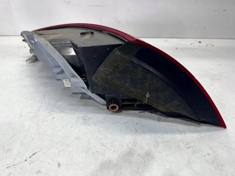 LAMPA PRAWY TYŁ AUDI TT 8J0945096C USZK.
