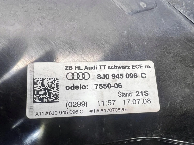 LAMPA PRAWY TYŁ AUDI TT 8J0945096C USZK.