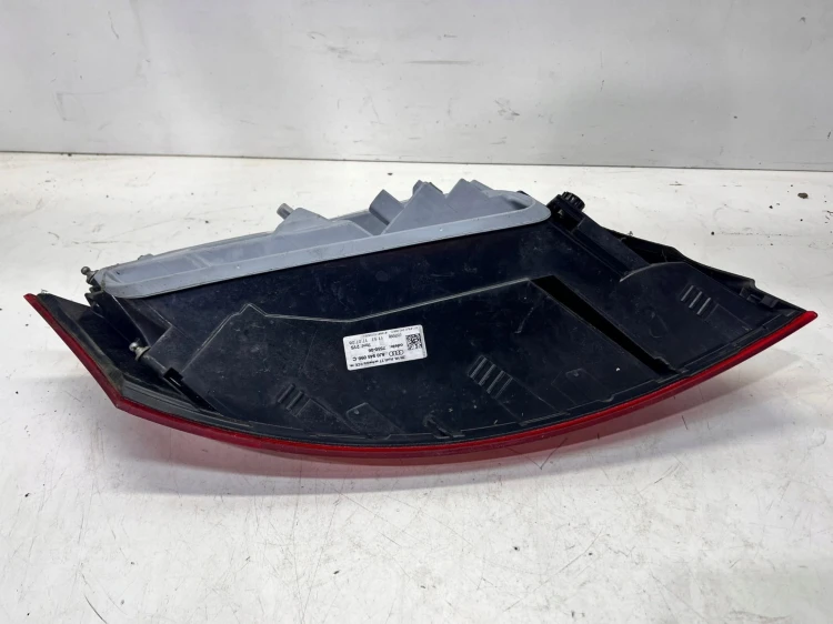LAMPA PRAWY TYŁ AUDI TT 8J0945096C USZK.