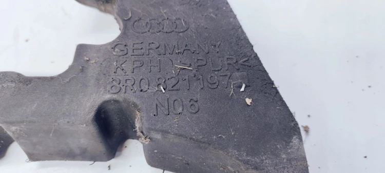 WYGŁUSZENIE BŁOTNIKA PIANKA AUDI Q5 8R 8R0821197
