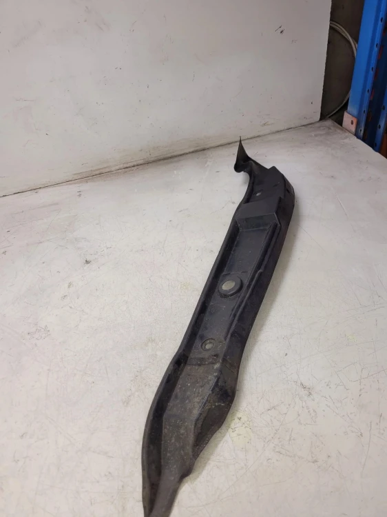 WYGŁUSZENIE BŁOTNIKA LEWE AUDI Q5 8R 8R0821111C