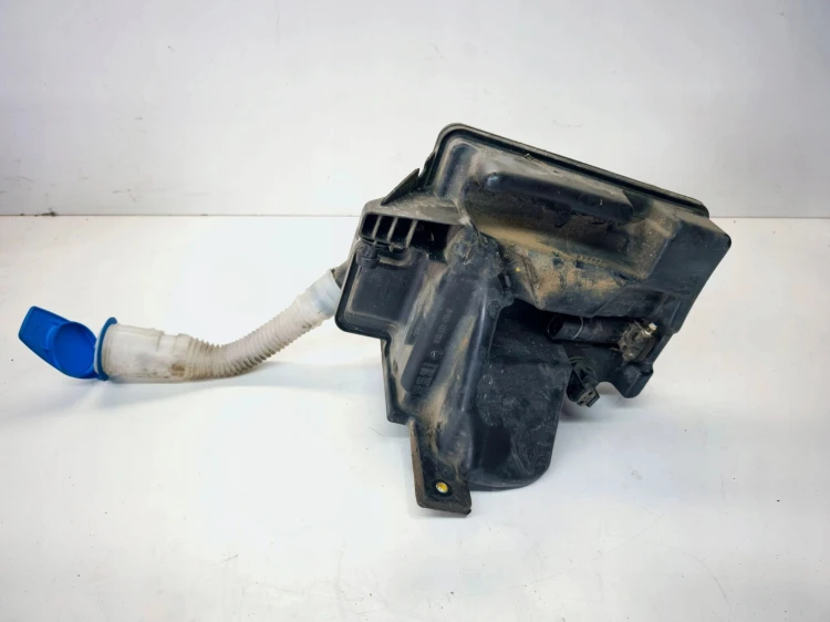 ZBIORNIK SPRYSKIWACZY AUDI A1 8X VOLKSWAGEN SEAT SKODA 6R0955453E