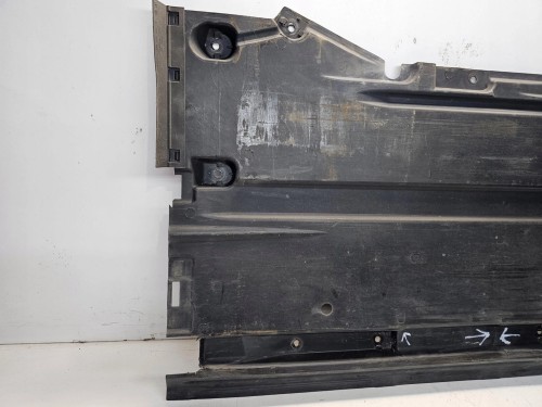 OSŁONA PŁYTA PODWOZIA LEWA AUDI A5 SPORTBACK 8T8825207