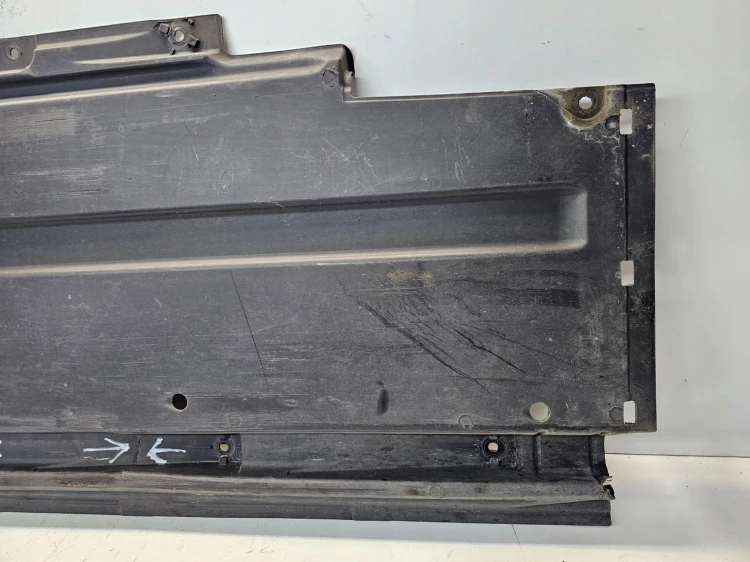 OSŁONA PŁYTA PODWOZIA LEWA AUDI A5 SPORTBACK 8T8825207