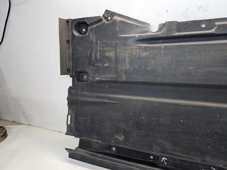 OSŁONA PŁYTA PODWOZIA LEWA AUDI A5 SPORTBACK 8T8825207