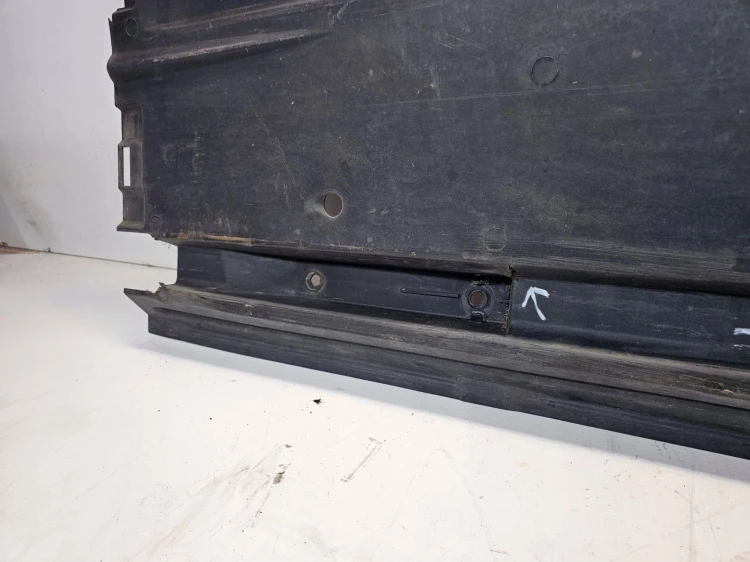 OSŁONA PŁYTA PODWOZIA LEWA AUDI A5 SPORTBACK 8T8825207