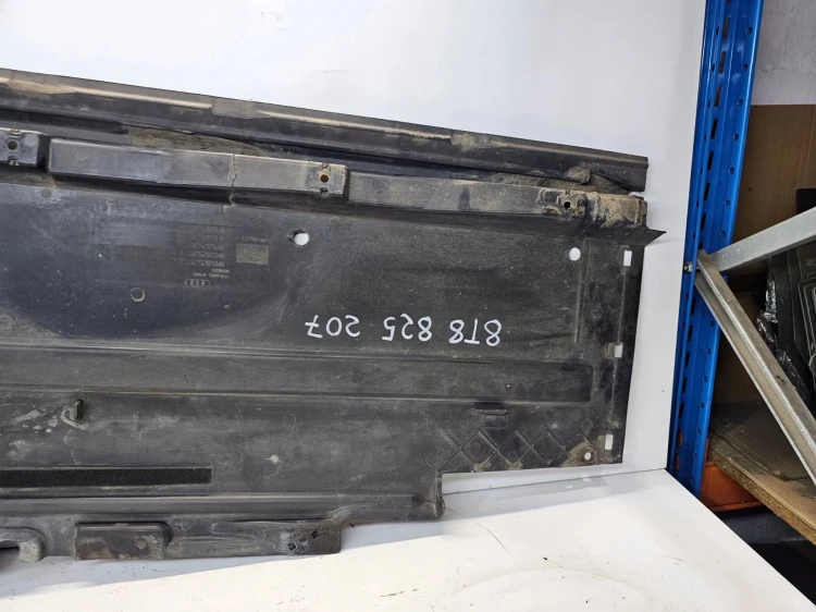 OSŁONA PŁYTA PODWOZIA LEWA AUDI A5 SPORTBACK 8T8825207