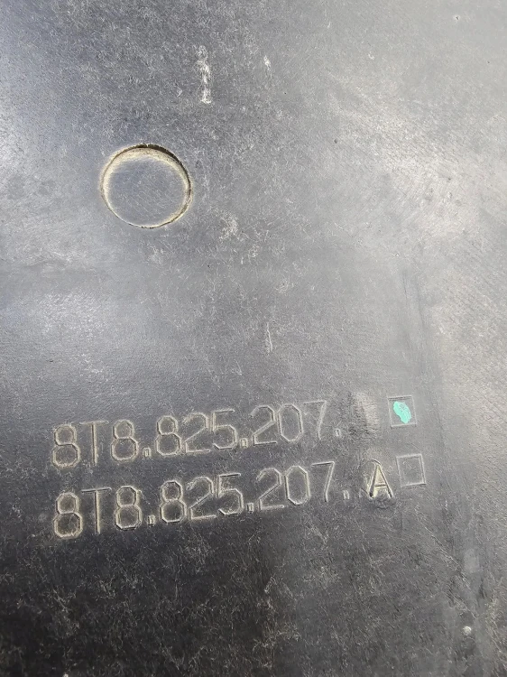OSŁONA PŁYTA PODWOZIA LEWA AUDI A5 SPORTBACK 8T8825207