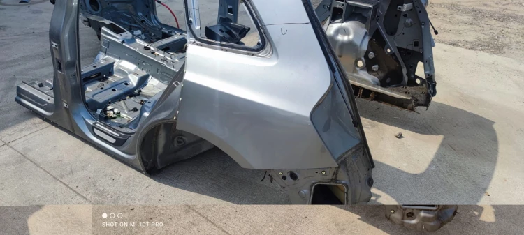 ĆWIARTKA BŁOTNIK LEWY TYŁ AUDI Q5 8R LY7G ORYGINAŁ