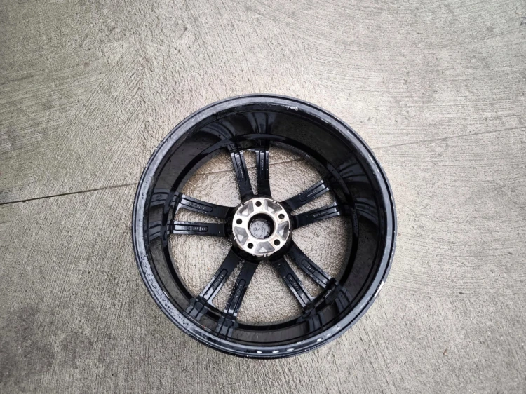 FELGA ALUMINIOWA KBA 50753 AUDI VW SEAT SKODA 9.0J R20 ET 33 Z*29* K