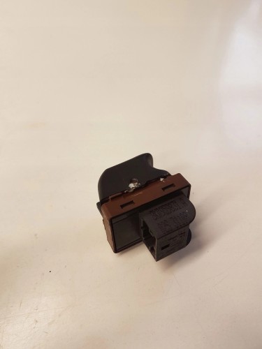 PRZEŁĄCZNIK OTWIERANIA KLAPY AUDI A4 A5 8K0959831A