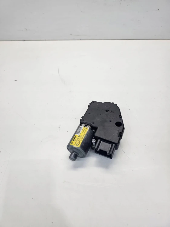 SILNICZEK SZYBERDACHU AUDI Q5 8R LIFT 7N0959591B