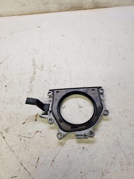 OBUDOWA USZCZELNIACZ WAŁU AUDI VW 2.0 05L103173